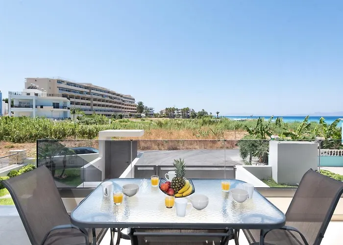 Villa Breeze 3 *