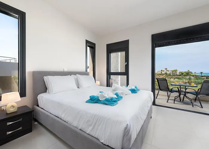 Villa Breeze 3 *
